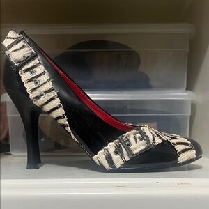 Naughty Monkey Black and Cream Heels